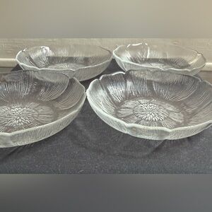 4 Arcoroc Fleur dishes. 5.5”